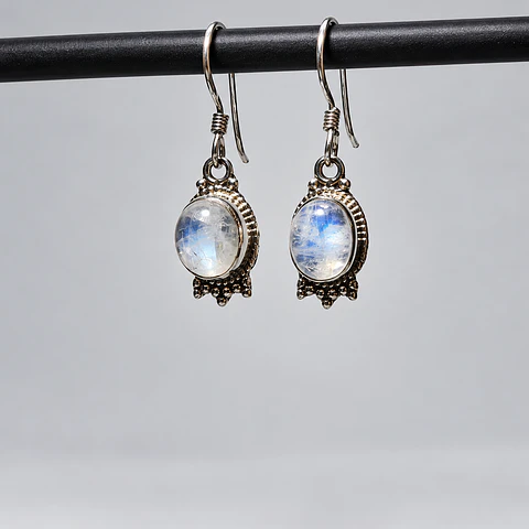 Aros Ovalados de Piedra Luna en Plata 925