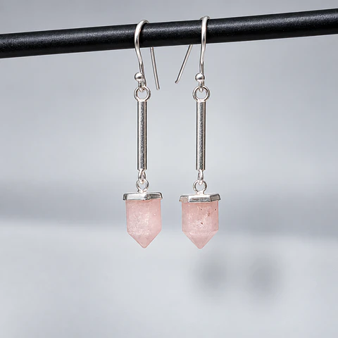 Aros Punta de Cuarzo Rosa en Plata 925