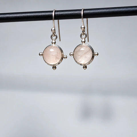 Aros Redondos de Cuarzo Rosa en Plata 925