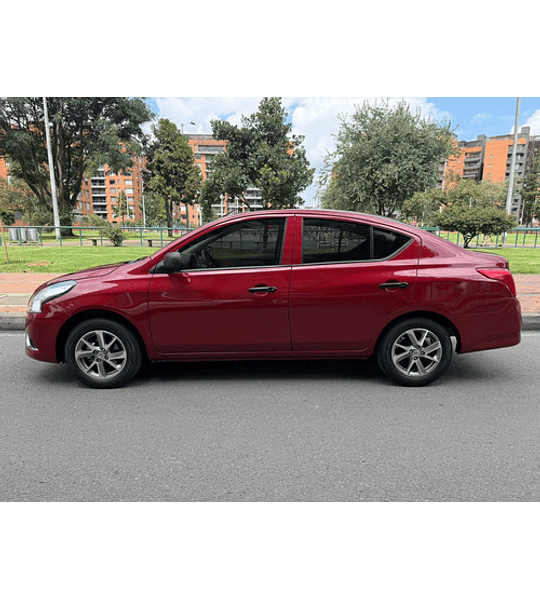 Nissan Versa V-drive Connect 2023 Automático Impecable!