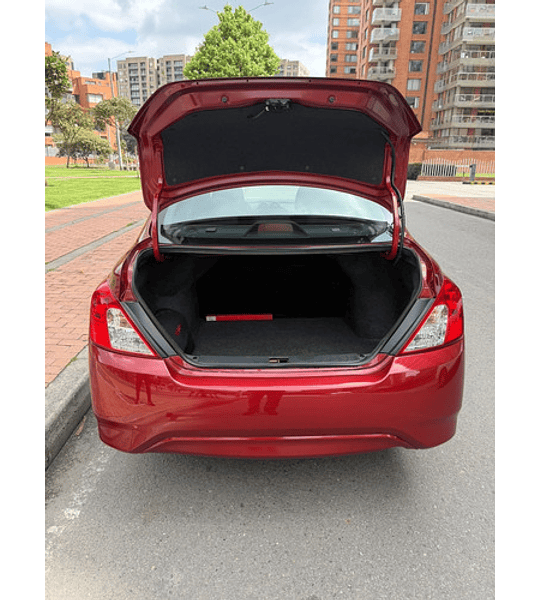 Nissan Versa V-drive Connect 2023 Automático Impecable!