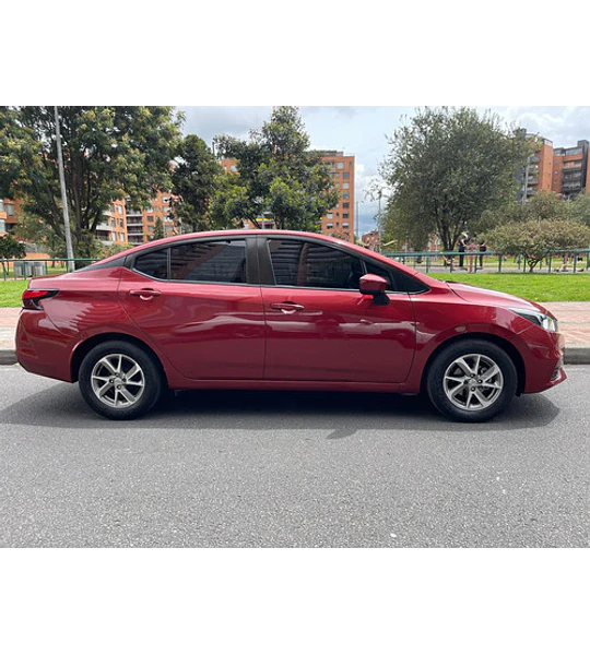 Nissan Versa 1.6 Sense Cvt