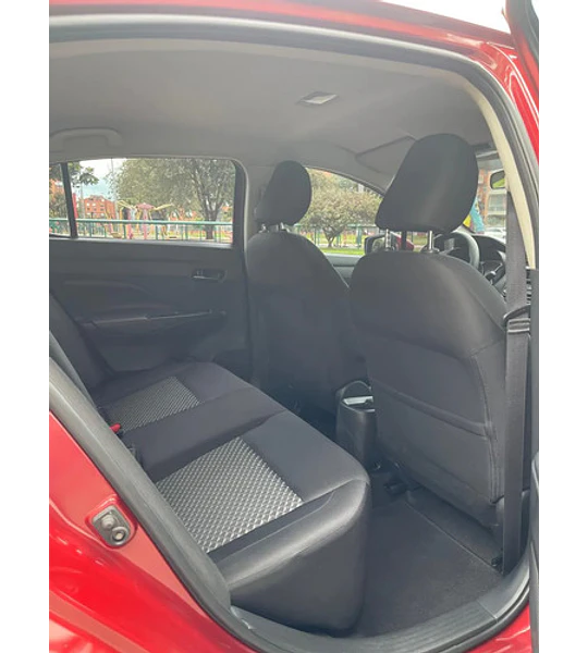 Nissan Versa 1.6 Sense Cvt