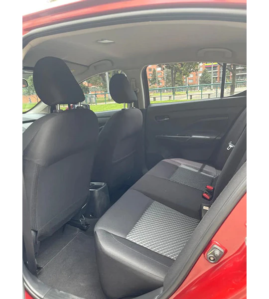 Nissan Versa 1.6 Sense Cvt