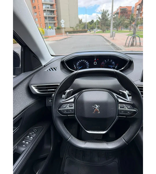 Peugeot 3008 Allure 1.6 Turbo Impecable!