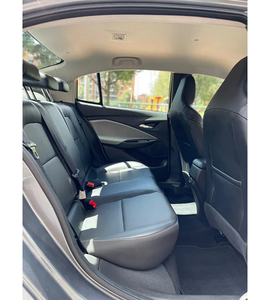 Chevrolet Onix 1.0t Premier Sedan At