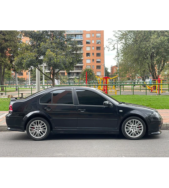 VOLKSWAGEN  JETTA GLI