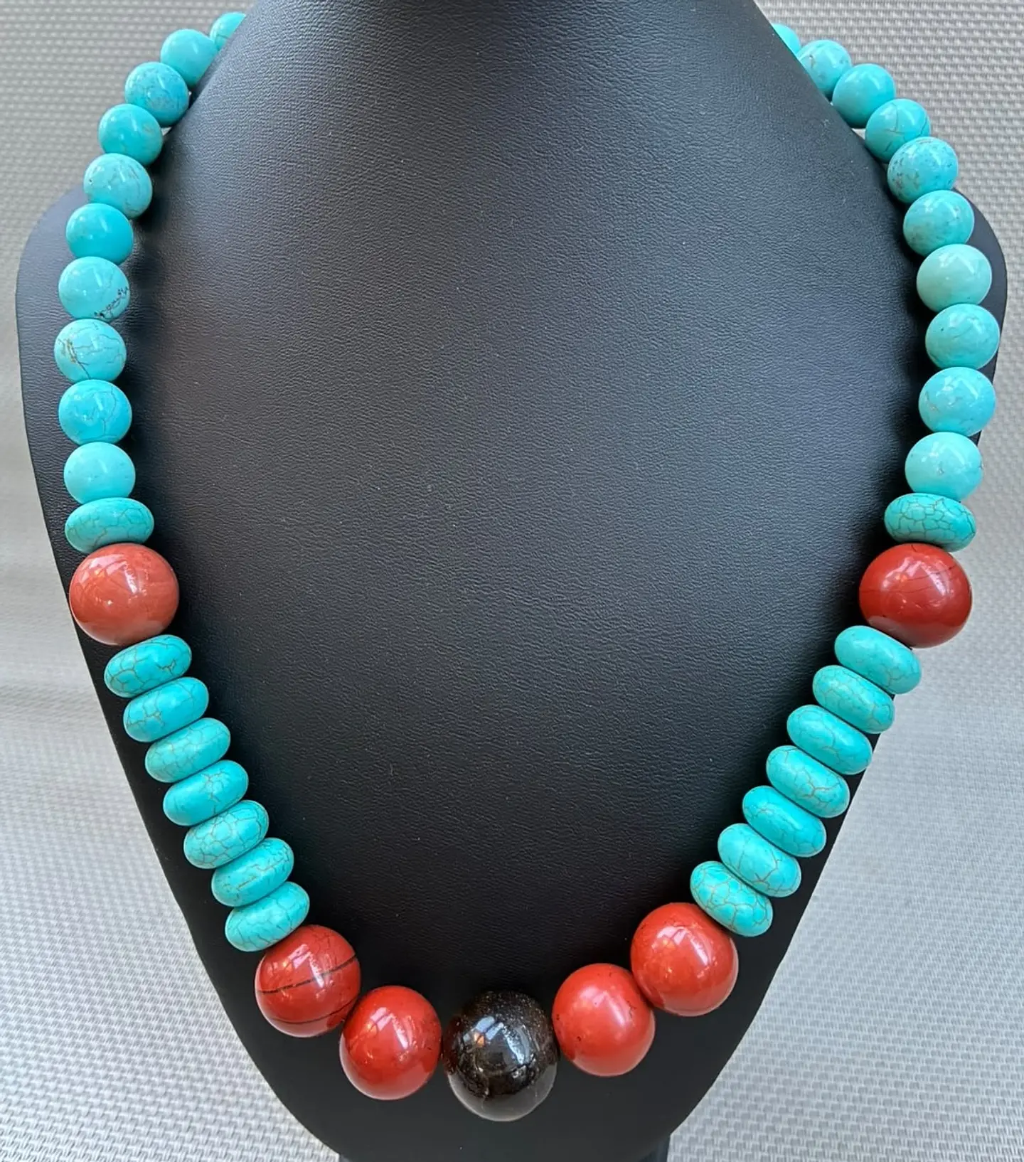 Collar Jade y turquesa, con ojo de tigre 1