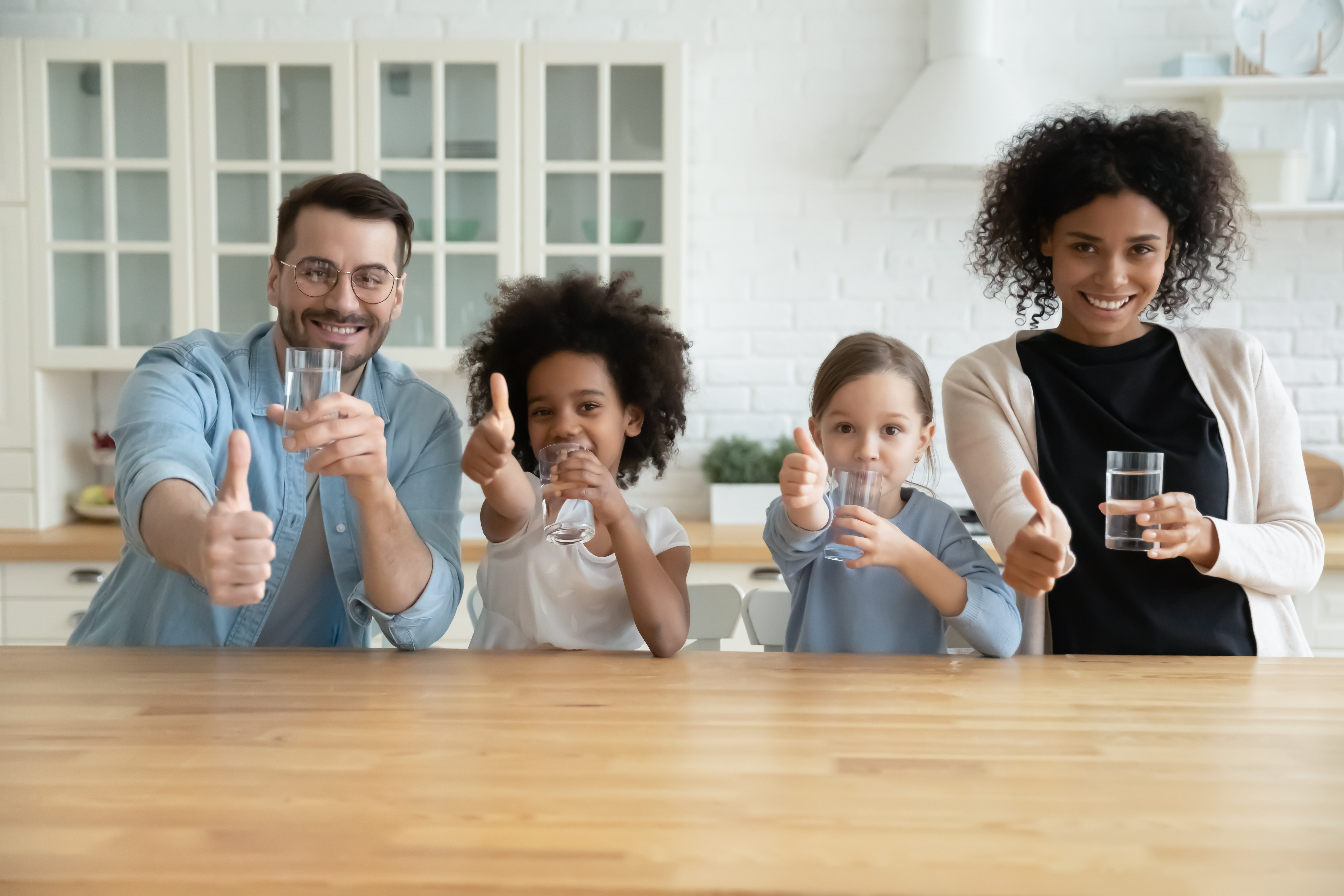 10 beneficios de beber agua purificada - Salud y bienestar respaldados por la ciencia