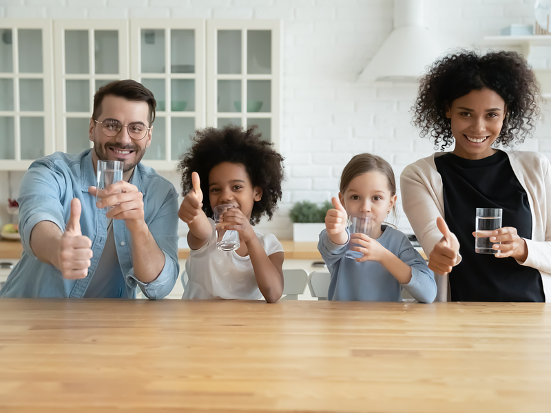 10 beneficios de beber agua purificada - Salud y bienestar respaldados por la ciencia