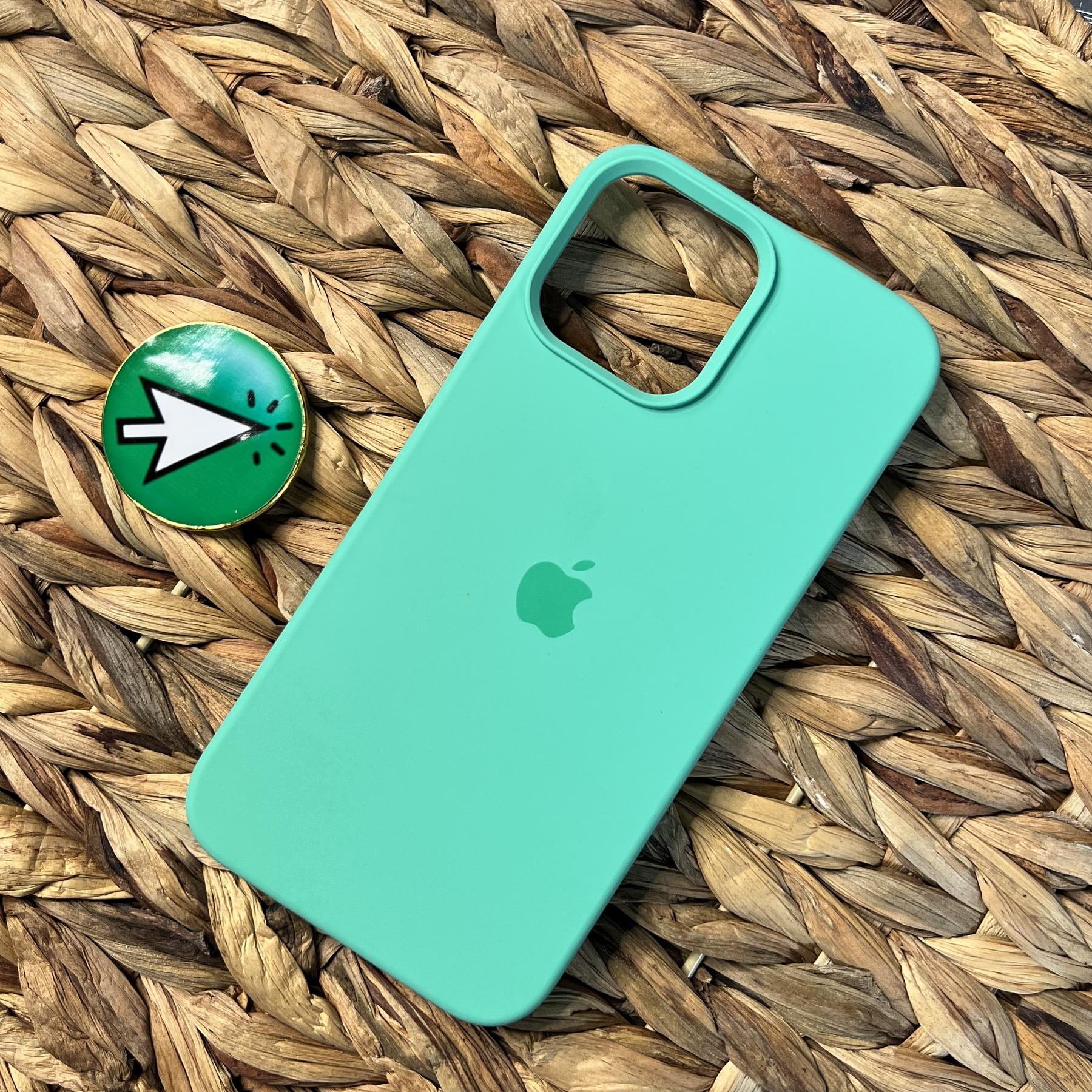 Carcasa Iphone 13 Pro Max color: verde menta fluor