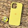 Carcasa Iphone 13 Pro Max color: amarillo