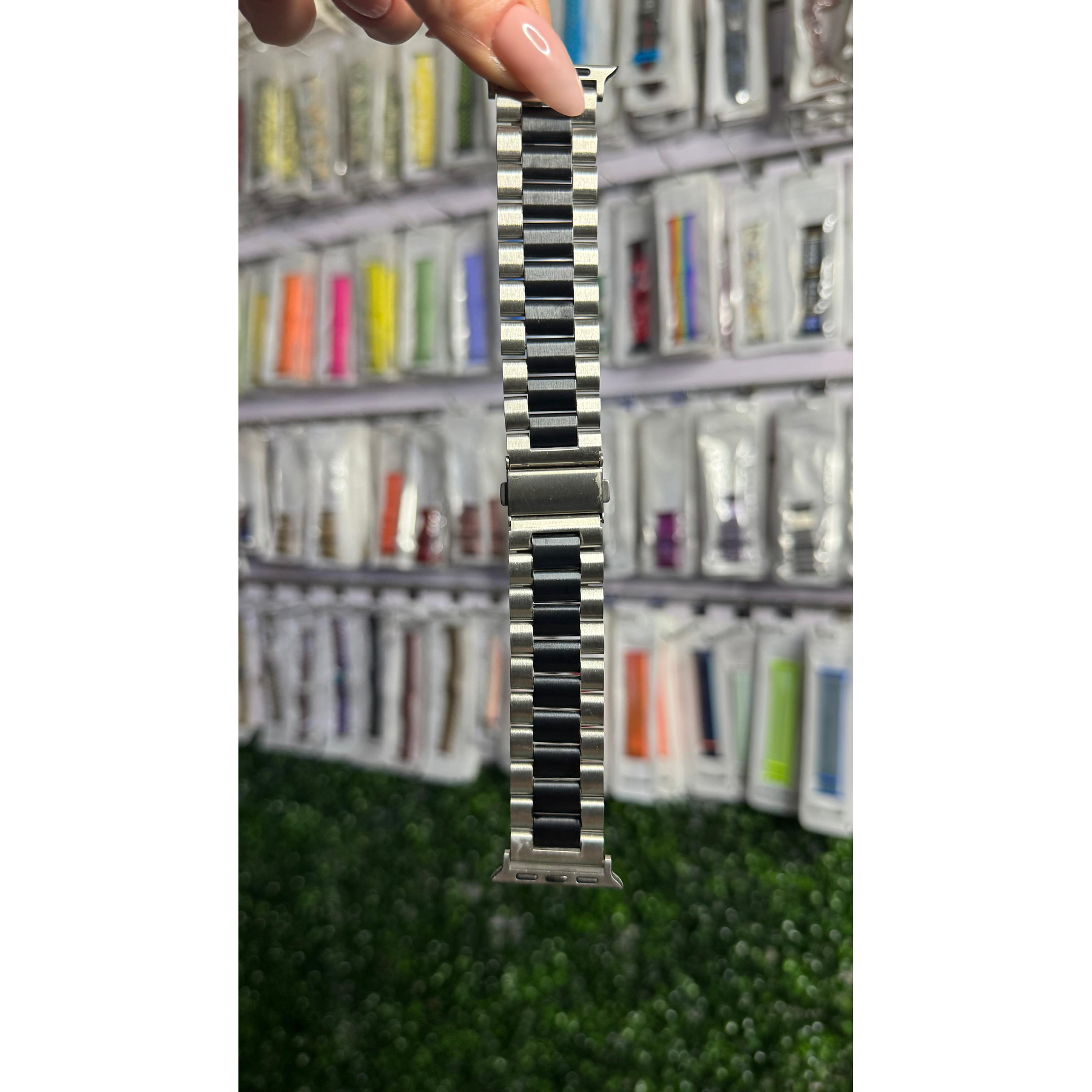 Correa eslabón smartwatch 42/44/45/49mm calidad premium  color: plateado con franja negra