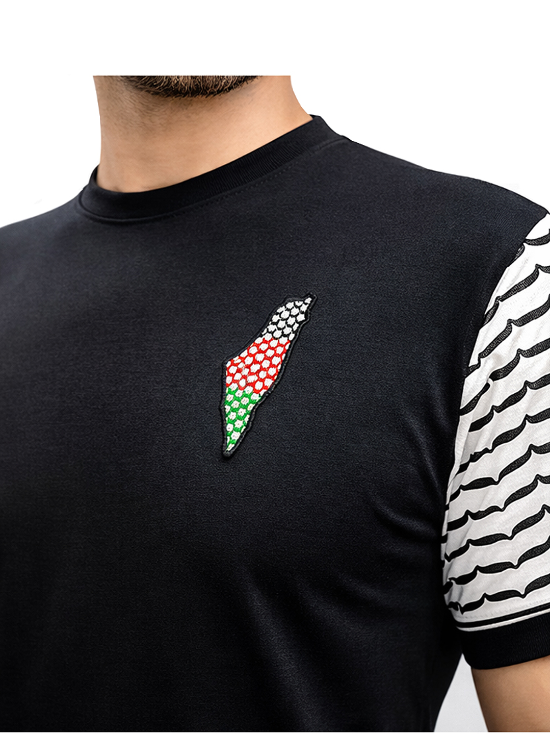 Polera Palestina Bordada – Diseño Kuffiyeh con Mapa y Bordado en Árabe 2