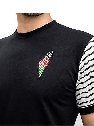 Polera Palestina Bordada – Diseño Kuffiyeh con Mapa y Bordado en Árabe