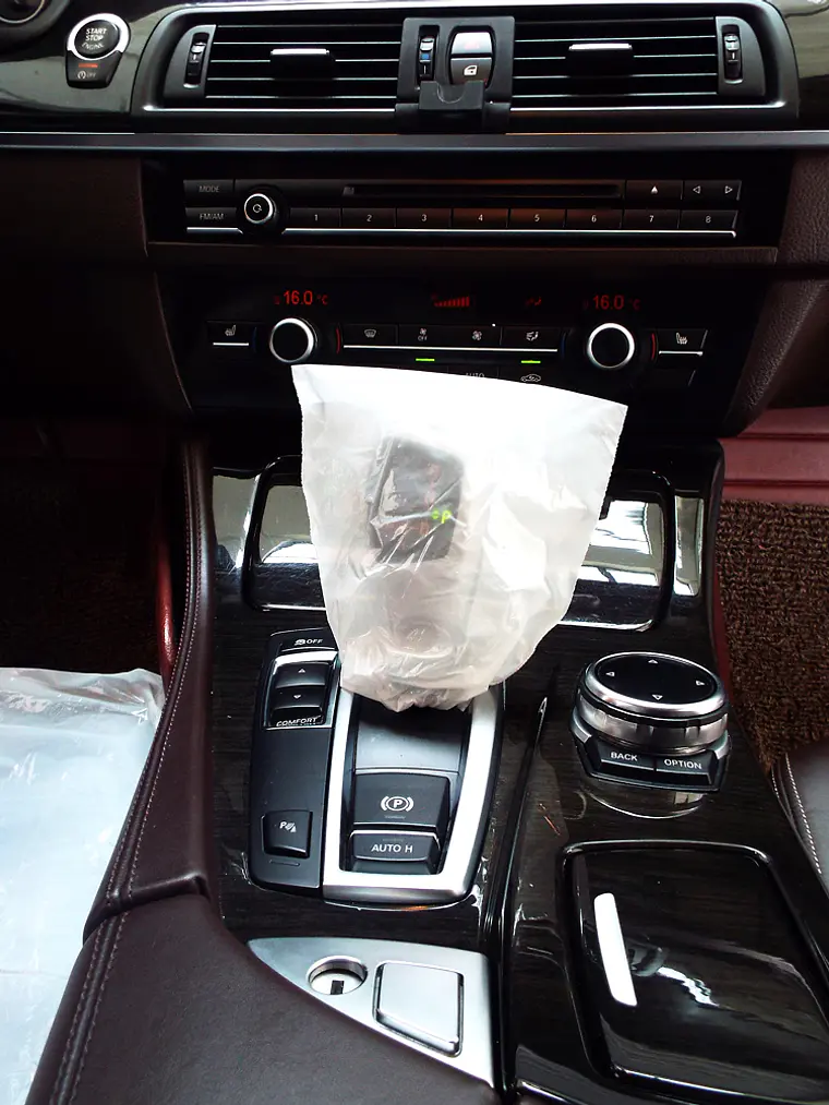 Kit Interior Auto Desechable, Taller Mecánico 5P/1000un. 5
