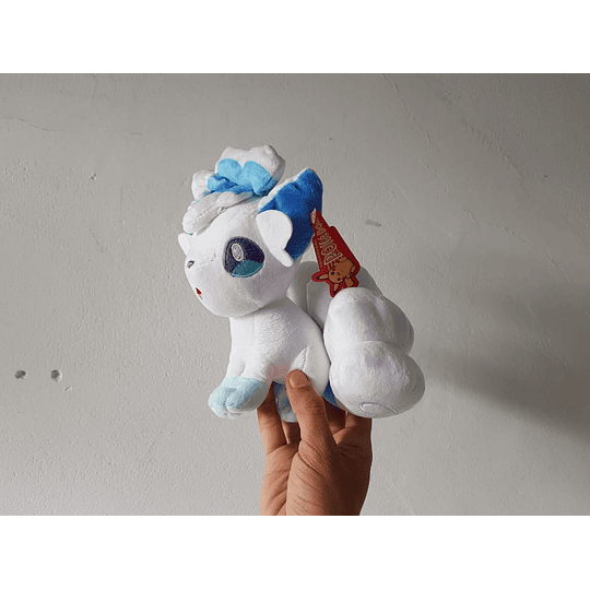 Pokemon Peluche Vulpix Alola 20 cm