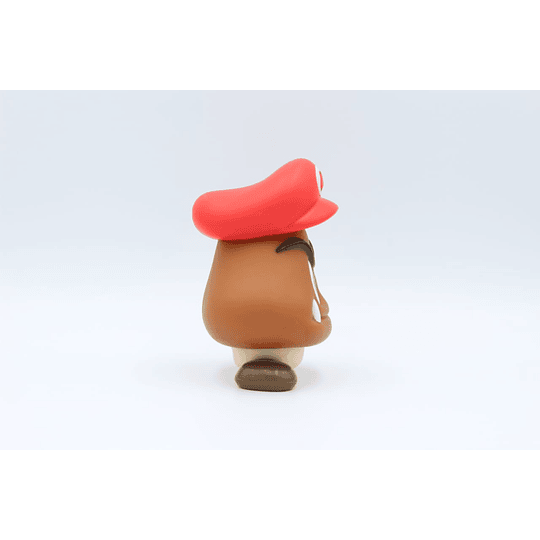 Mario Bros Figura Goomba Gorro de Mario