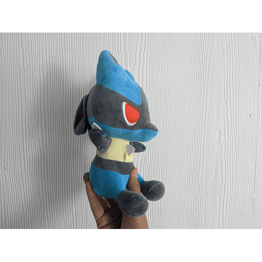 Pokémon Peluche Lucario 23 cm