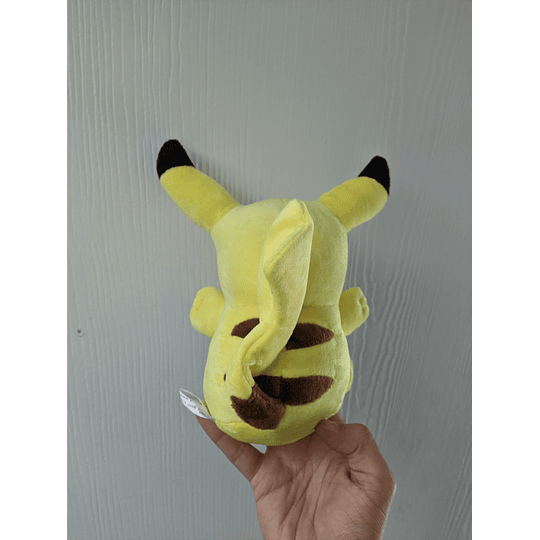 Pokemon Peluche Pikachu 20 cm