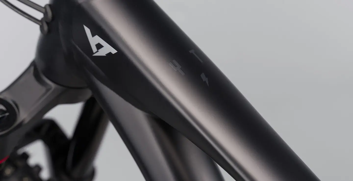 YT CAPRA CORE 2 29 AL Black 7
