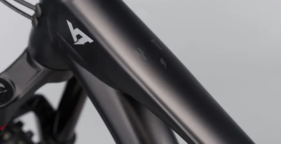 YT CAPRA CORE 2 29 AL Black 7
