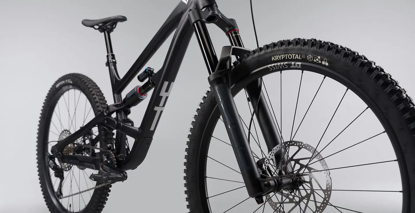 YT CAPRA CORE 2 29 AL Black 8