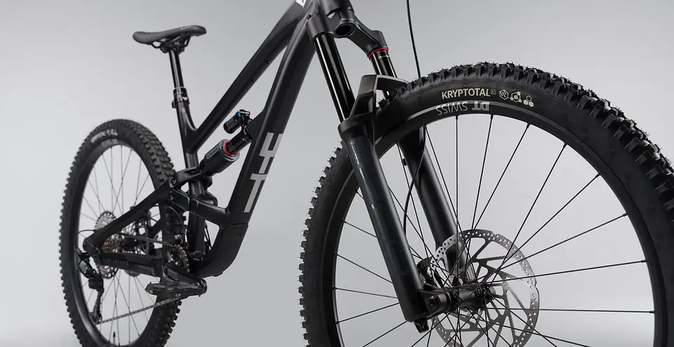 YT CAPRA CORE 2 29 AL Black 8