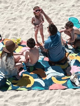 🍌 Manta de Piquenique Dock & Bay – Bananas