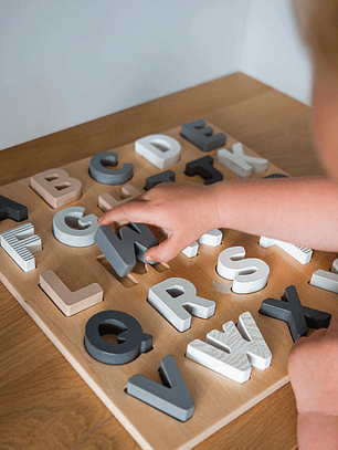 Alfabeto em Madeira Tryco – Blocos e Quadro (18m+)