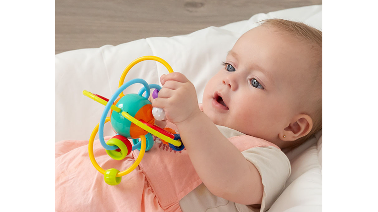 BRINQUEDO BOLA GUIZO 3M+ 4