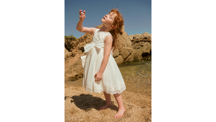 VESTIDO TULE BORDADO LAÇADA 1