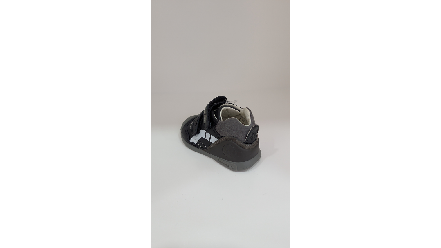 SAPATO SAUVAGE BIOMECANICS 3