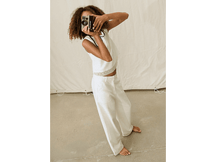 CALÇA C/ FITA BORDADA