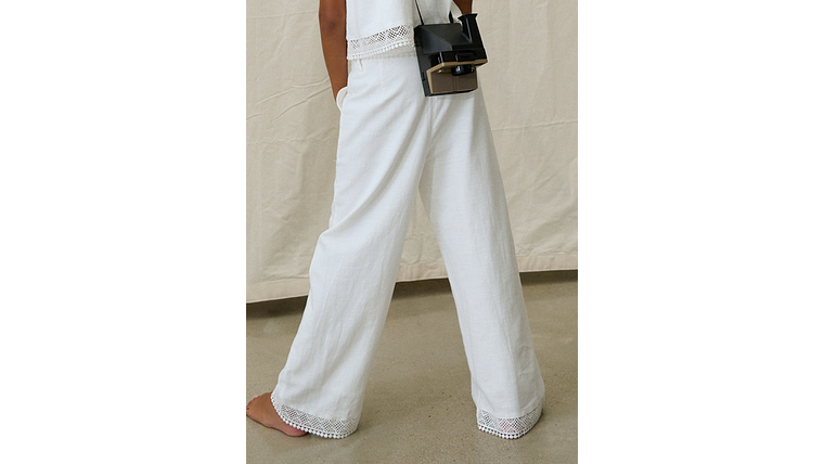 CALÇA C/ FITA BORDADA 2