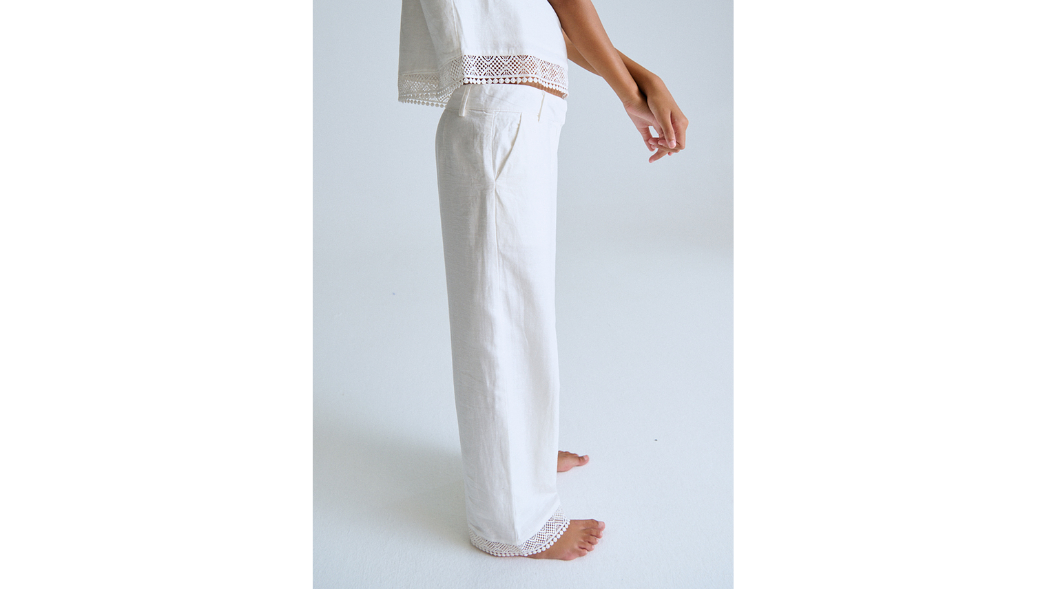 CALÇA C/ FITA BORDADA 6