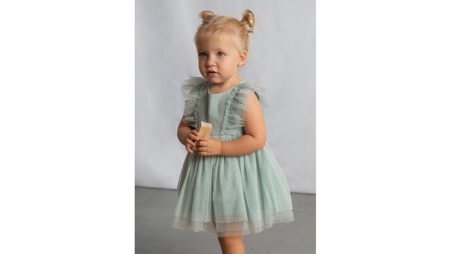 VESTIDO TULE C/ FAIXA CABELO 2