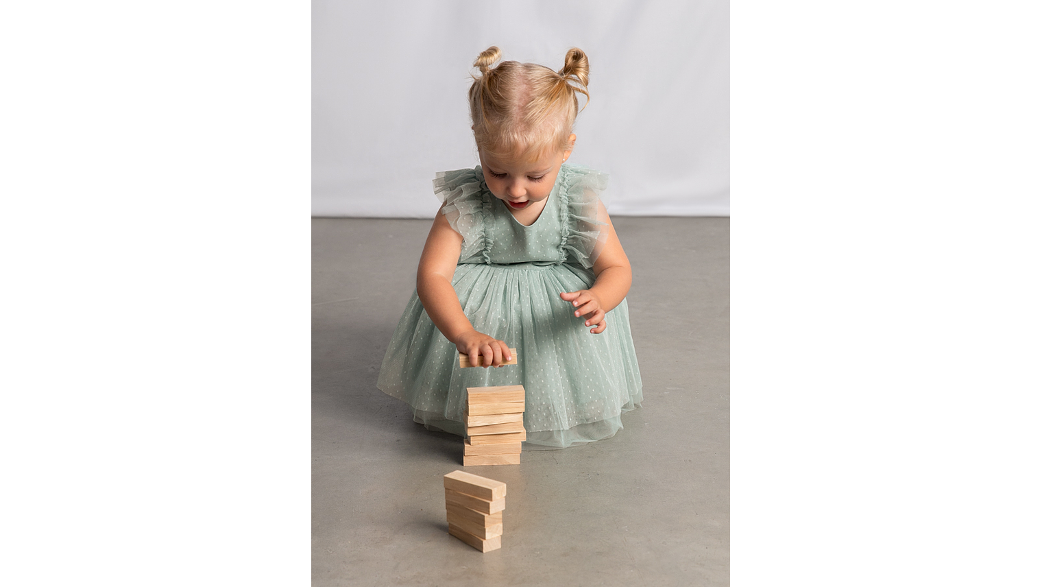 VESTIDO TULE C/ FAIXA CABELO 6