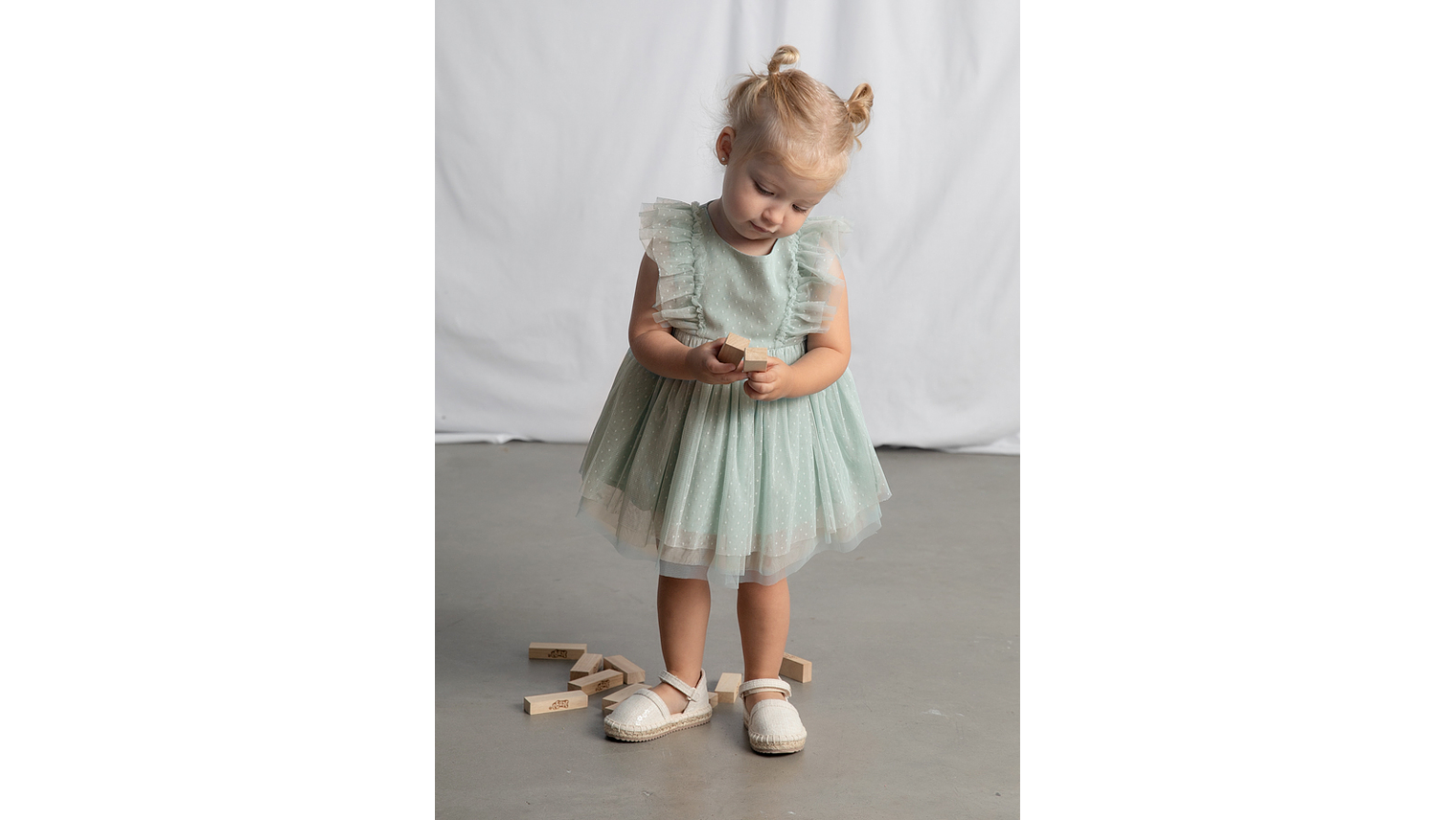 VESTIDO TULE C/ FAIXA CABELO 3