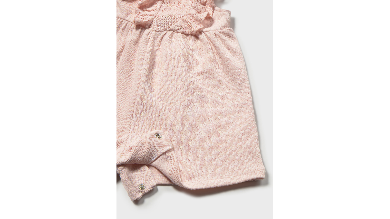 MACACÃO CURTO C/ GUIPURA 3