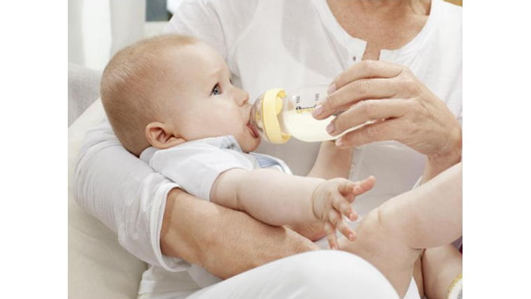 BIBERÃO MEDELA CALMA 250ML 0+ 4