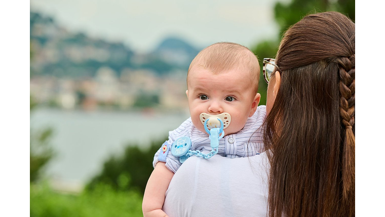 CLIP CHUPETA ROSA CHICCO 2