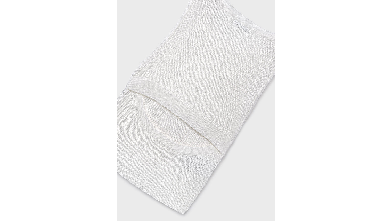 TOP TRICOT RECORTADO COSTAS 3