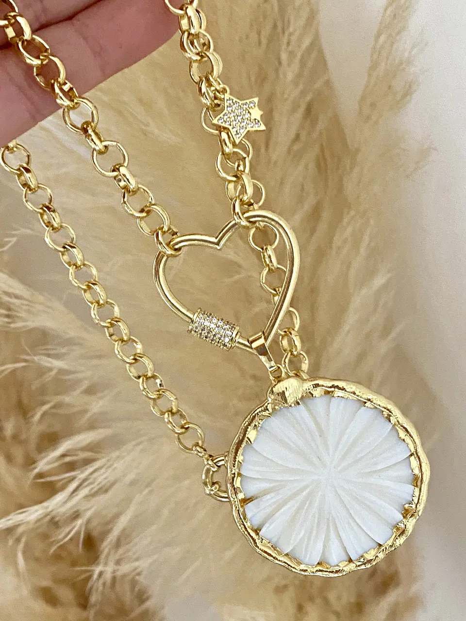 Collar Medallón Nácar y Conector Corazón  1