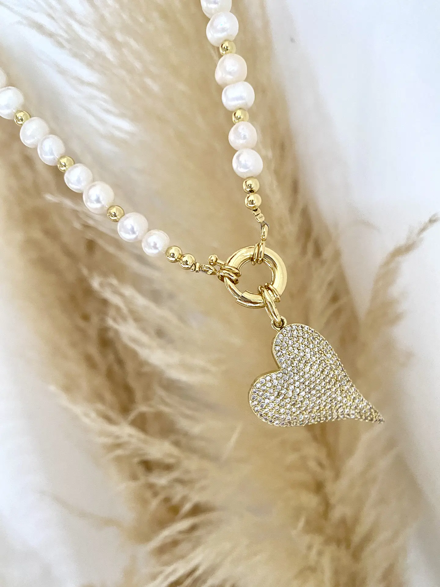 Collar Perlas de Río Corazón Inclinado  2