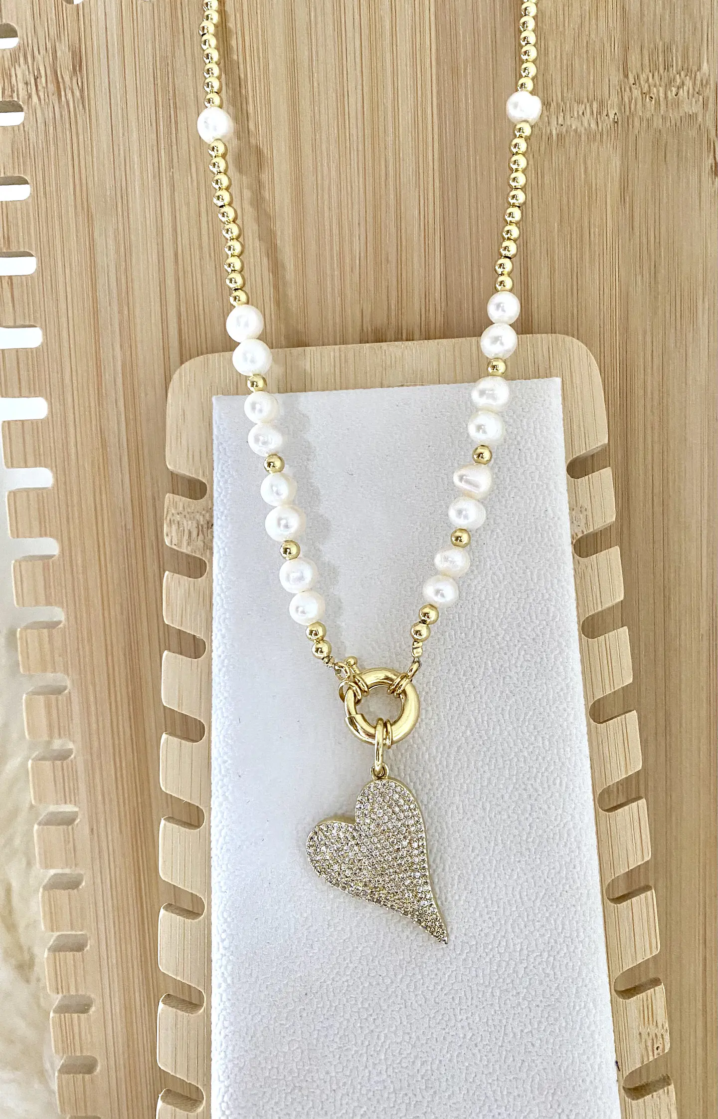Collar Perlas de Río Corazón Inclinado  1