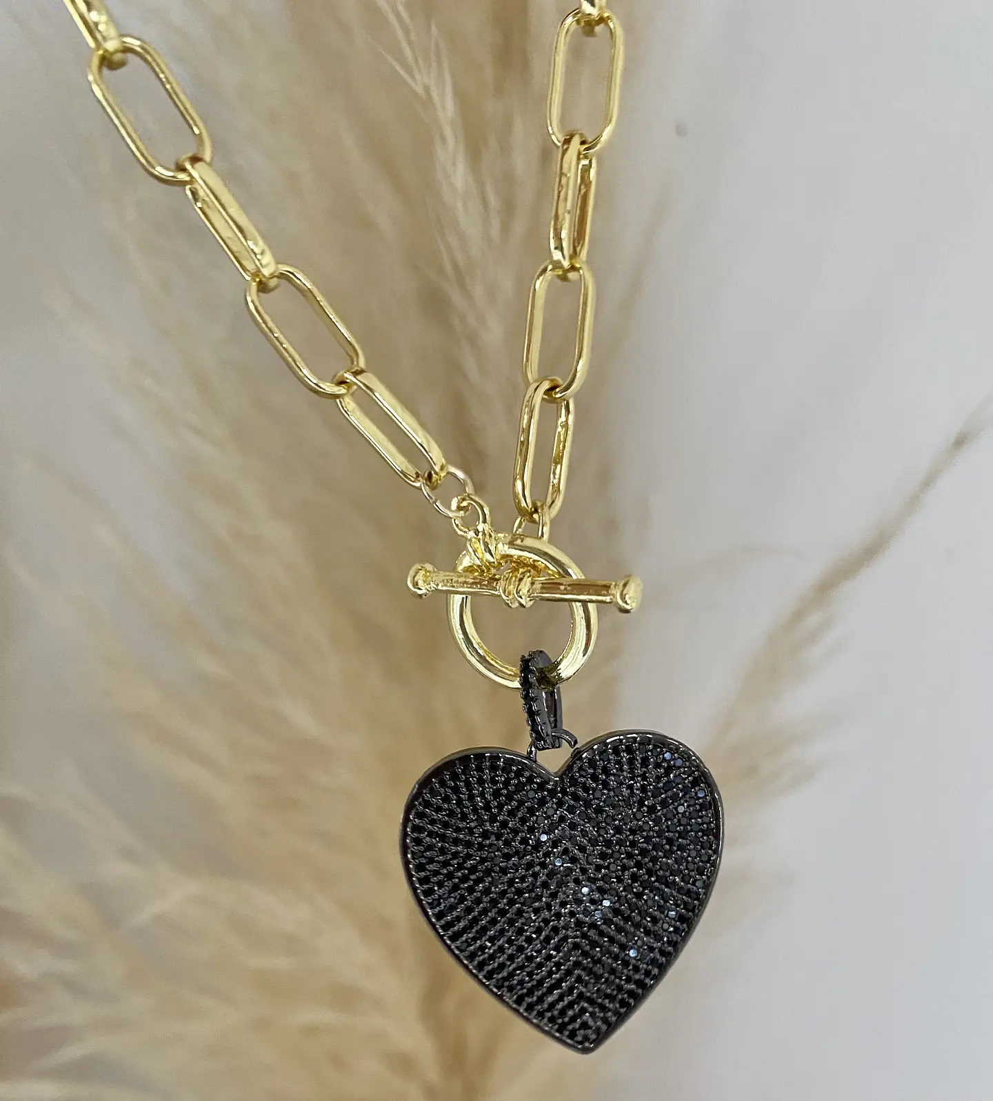 Collar Maxi Corazón Black Circones  1