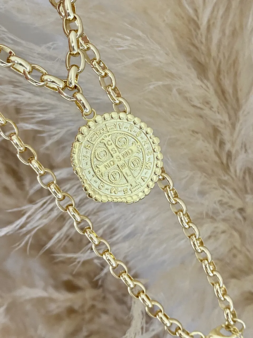 Collar Maxi Medallón San Benito  4