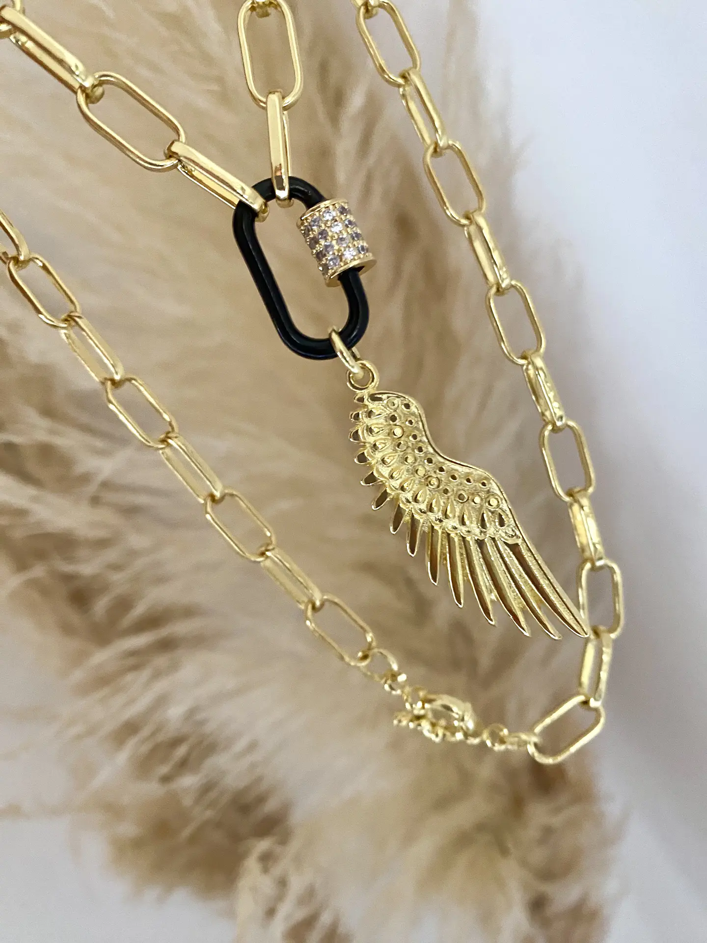 Collar Ala Gold Conector Black  2