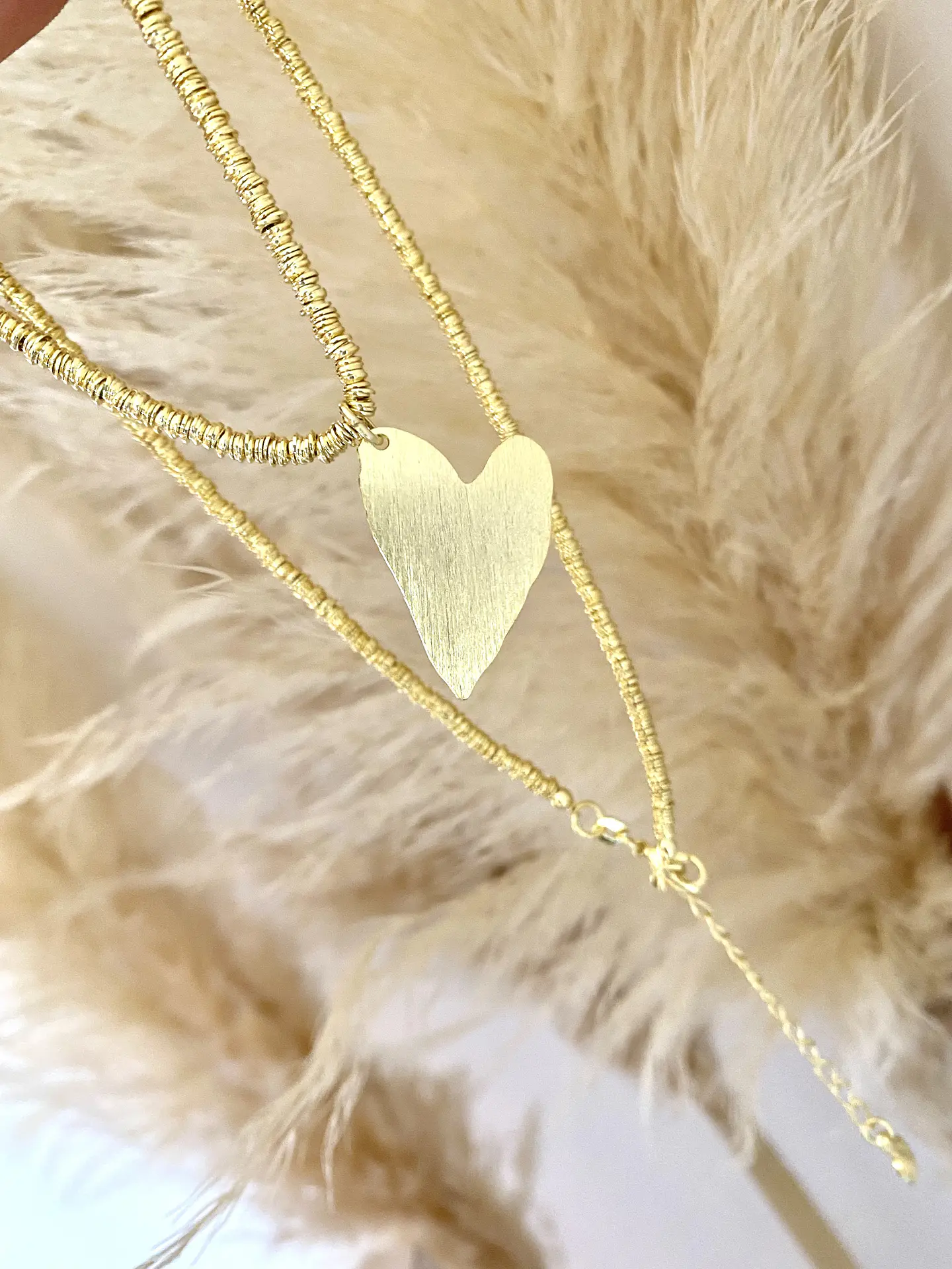Collar Mostacilla Tubo Gold Corazon 3